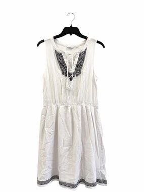 Reitmans White Sleeveless Embroidered Mini Dress with Tassel